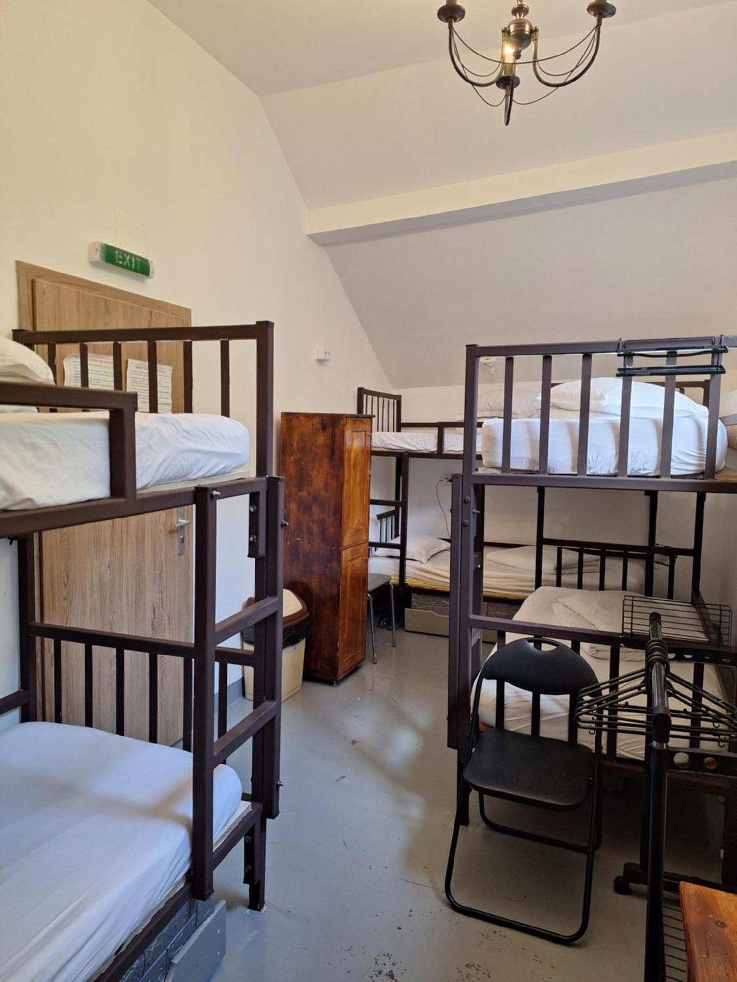 Downtown Hostel Брашов Екстериор снимка
