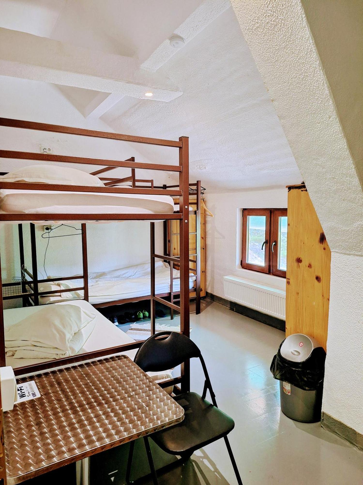 Downtown Hostel Брашов Екстериор снимка