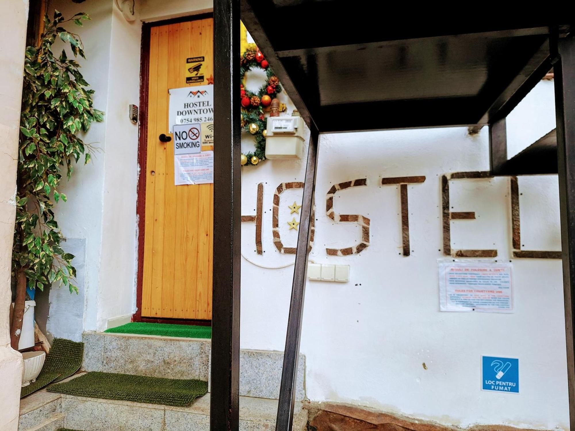 Downtown Hostel Брашов Екстериор снимка
