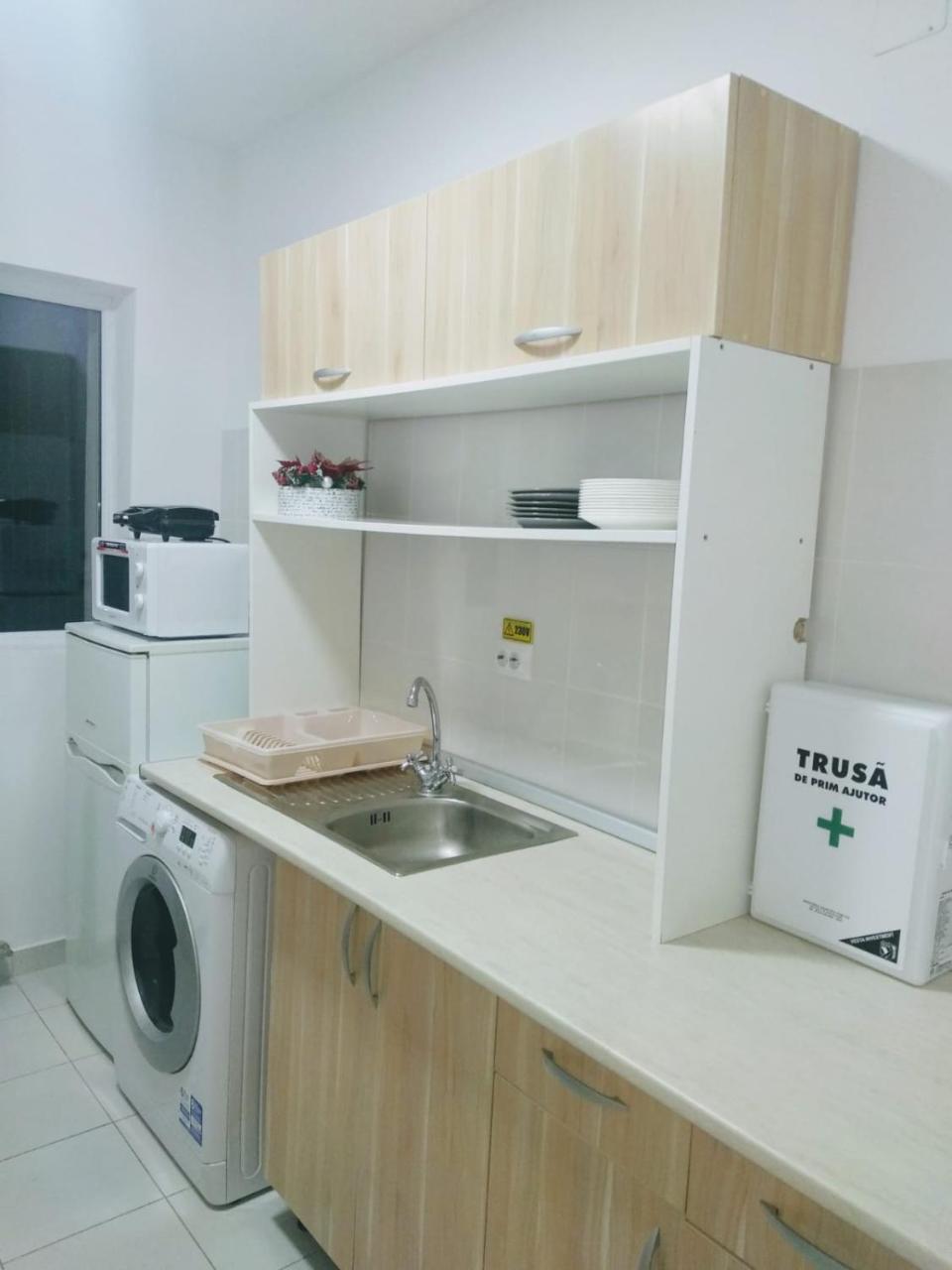 Downtown Hostel Брашов Екстериор снимка