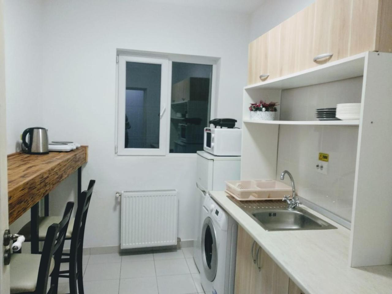 Downtown Hostel Брашов Екстериор снимка
